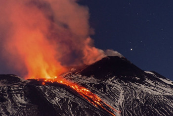 В Италии семья провалилась в кратер вулкана