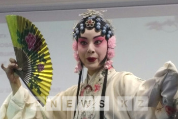 Популярная китайская актриса рассказала в Астане секреты пекинской оперы