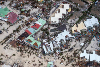 Фотография к новости: Ураган «Ирма» усилился до максимальной категории: миллионы людей покидают дома