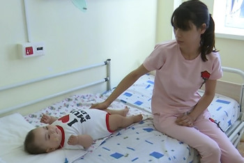 В Уральске собрали 12 млн тенге на лечение девятимесячной девочки