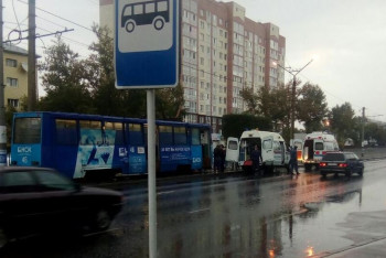 До пяти лет грозит водителю трамвая, сбившему школьниц в Павлодаре