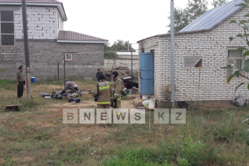 В частном доме Уральска при загадочных обстоятельствах сгорели две женщины и ребенок