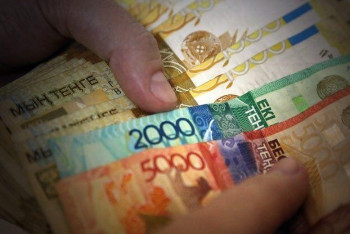 Сотрудник таможни задержан за получение взятки в Алматы