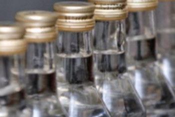 Алматинец изготавливал поддельный алкоголь во дворе частного дома