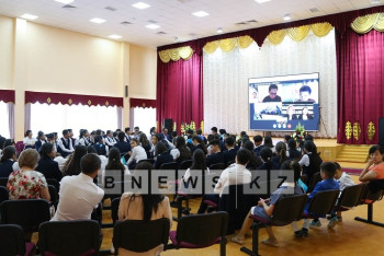 Фотография к новости: Студенты Гарварда и Кэмбриджа поздравили казахстанских школьников с Днем знаний