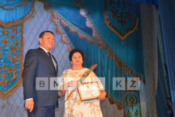 21 североказахстанец награжден почетными грамотами за вклад в развитие области