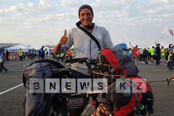 Фотография к новости: Велосипедист-любитель из России приехал на марафон в Астану 