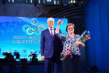 В Талдыкоргане вручили ключи от квартир призерам Олимпиады в Бразилии