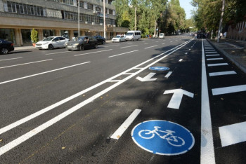 На всех магистральных улицах Алматы завершен ремонт дорожного полотна