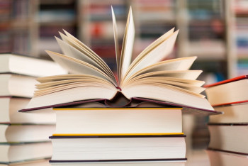 Фотография к новости: В МОН РК разъяснили наличие слов «лайкать» и «пиарить» в учебниках русского языка