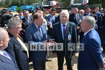 Фотография к новости: Актуальные вопросы сельского хозяйства обсудил Елбасы с акмолинскими аграриями