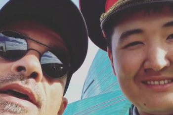 «Yes, yes! Ciao!». Как столичный полицейский «спелся» с Эросом Рамазотти