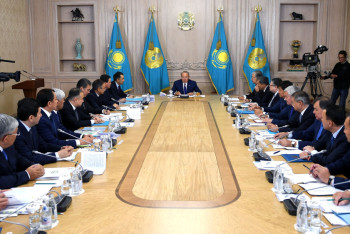 Фотография к новости: Нурсултан Назарбаев: Акимы должны переформатировать свою работу