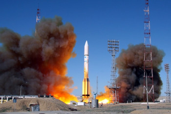 Фотография к новости: С космодрома «Байконур» успешно стартовала ракета-носитель «Протон-М»