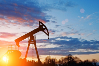 Фотография к новости: Мировые цены на нефть повышаются на фоне падения запасов топлива в США