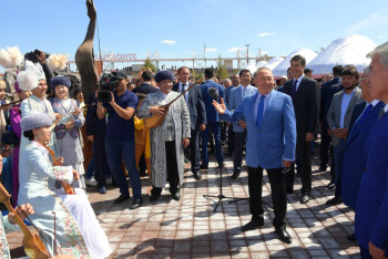 Фотография к новости: Глава государства посетил ипподром «Казанат»