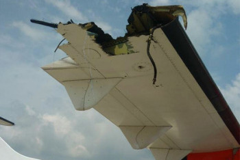 В аэропорту Индонезии столкнулись два пассажирских самолета