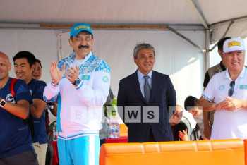 Фотография к новости: Карим Масимов поздравил участников международных соревнований по триатлону