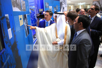 Принц Саудовской Аравии открыл уникальную выставку своего отца в музее Алматы