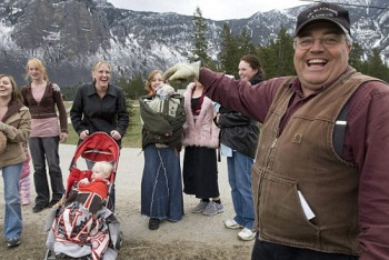 Фотография к новости: В Канаде отца 145 детей осудили за многоженство