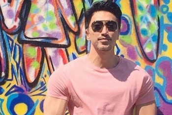 50-летний манекенщик из Сингапура прославился из-за внешности юноши