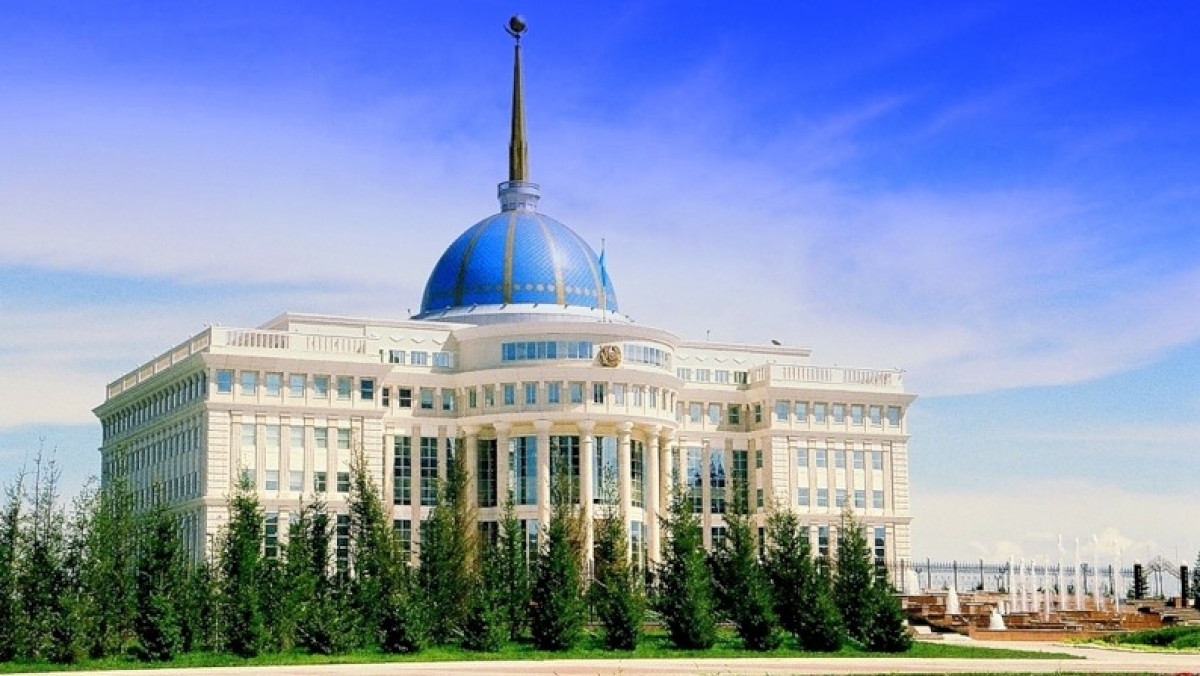 Глава государства продлил полномочия Адильбека Джаксыбекова 