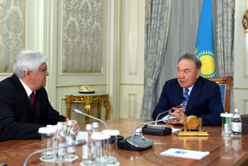 Нурсултан Назарбаев встретился с народным артистом Алибеком Днишевым