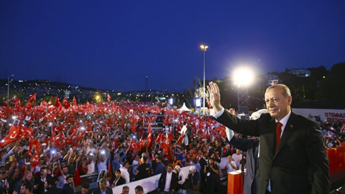 © AP Photo / Presidency Press Service