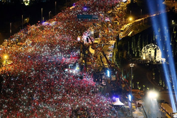 Сотни тысяч жителей Турции вышли на митинги