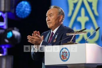 Фотография к новости: Нурсултан Назарбаев поздравил сотрудников КНБ с 25-летием