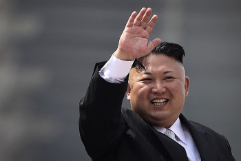 Сделай или умри: Ким Чен Ын вручил награды создателям межконтинентальной ракеты