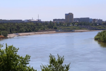 Фотография к новости: В Иртыше чудом спасли четверых тонущих детей