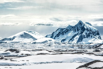 Огромный ледник откололся от Антарктиды
