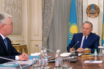 Фотография к новости: Президент РК дал поручения Б.Атамкулову по развитию аэрокосмической отрасли