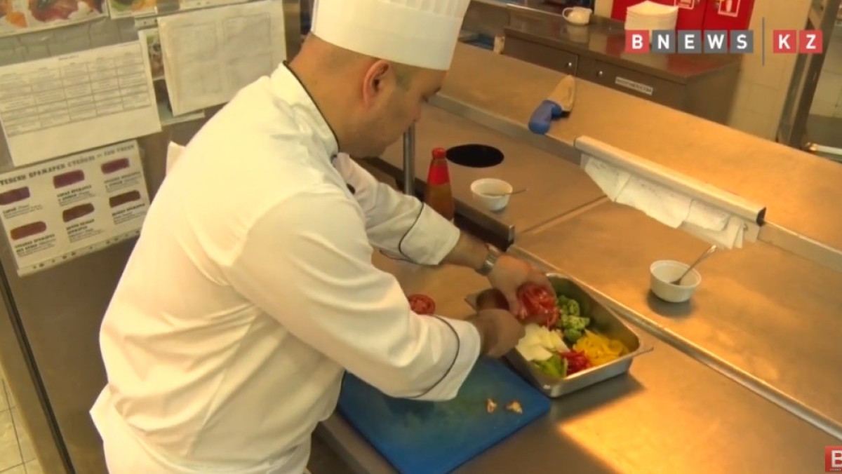 Резиденты Астаны. Повар, бармен и горничная рассказали о своей работе в столице