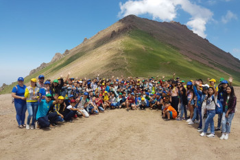 200 детей со всего Казахстана посетили познавательную экскурсию на Шымбулак