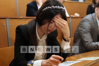 Фотография к новости: Снижен пороговый балл по профильному предмету для поступления в ВУЗы РК