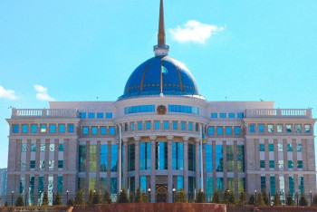 Фотография к новости: Президент Казахстана подписал законы по перераспределению полномочий