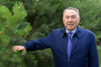 Фотография к новости: Н.Назарбаев посетил «зеленый» пояс вокруг Астаны и выпустил в лес фазанов