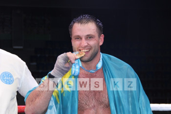 Казахстанские кикбоксеры завоевали несколько медалей на турнире в Баку