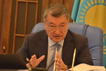 Фотография к новости: Даниал Ахметов ввёл персональную ответственность акимов за проекты «Нұрлы жол»