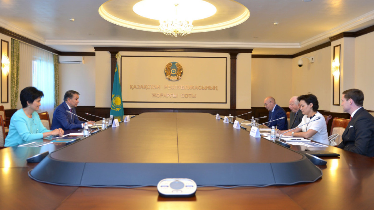 Кайрат Мами встретился с лордом Гэри Вульфом