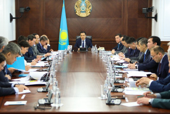 В Казахстане за 5 месяцев существенно выросли объемы транзитных перевозок