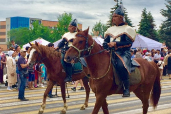 ҚымызFest: Конный карнавал, народная ярмарка и 800 литров кумыса 