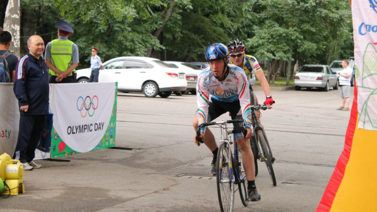 Олимпийский велопробег в Алматы собрал 500 участников