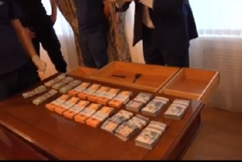 Столичный чиновник задержан с поличным при получении взятки в 3 млн тенге