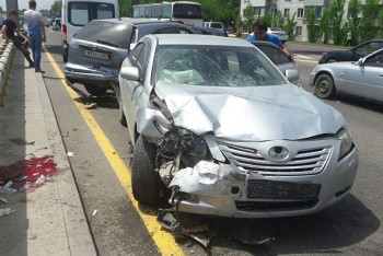 После жуткого ДТП алматинке понадобилась операция на ноги