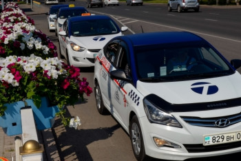 Официальным службам такси в Астане разрешили передвигаться по Bus Lane