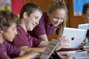 Школьникам США заплатят за лето без гаджетов