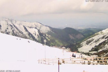 «Шымбулак» завалило июньским снегом